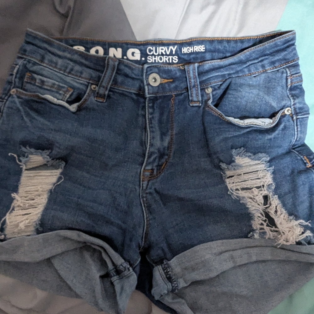Curvy distressed High rise shorts